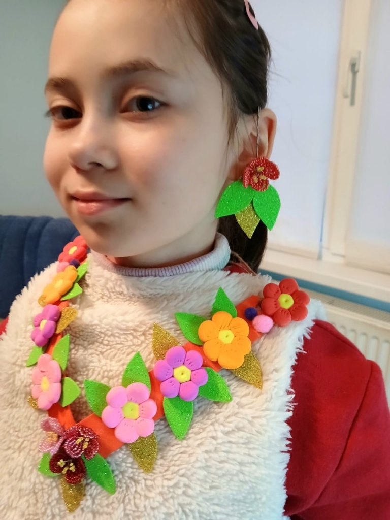 1.1 Малянова В. Квітковий чар Лисичанський ліцей8.jpg